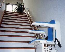 坂田医院　階段昇降機
